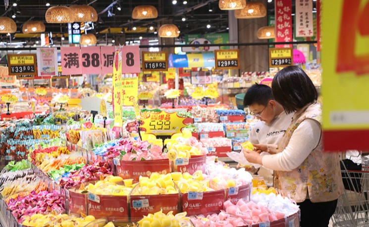 中国推出提振消费30条行动方案  首务促进居民增收