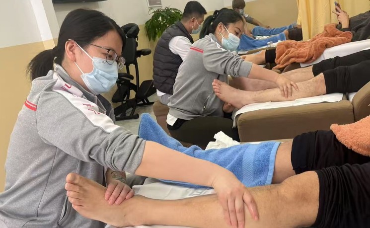 东方足艺登入纽约，中医养生走俏曼城