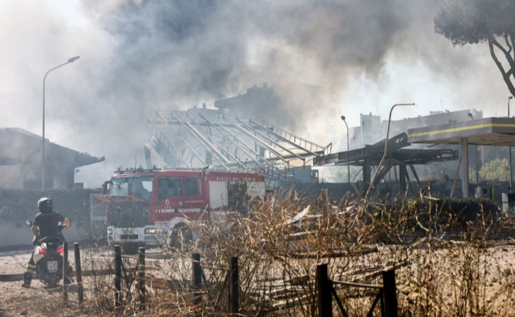 罗马加油站发生巨大爆炸 45人受伤