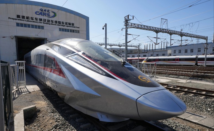 “全球最快高铁”中国CR450动车组正在“运用考核”