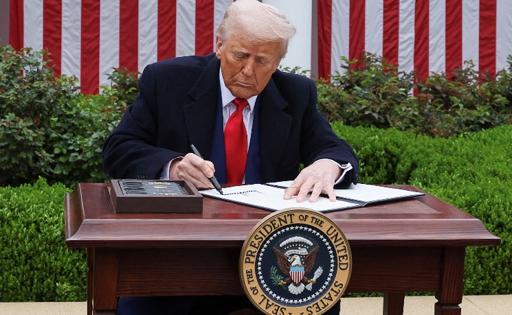 美国最高法院难阻特朗普关税计划 官员称措施将长期维持