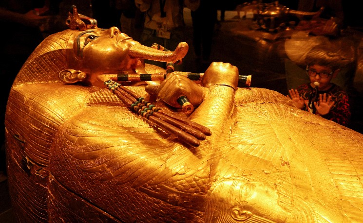 大埃及博物馆正式向公众开放