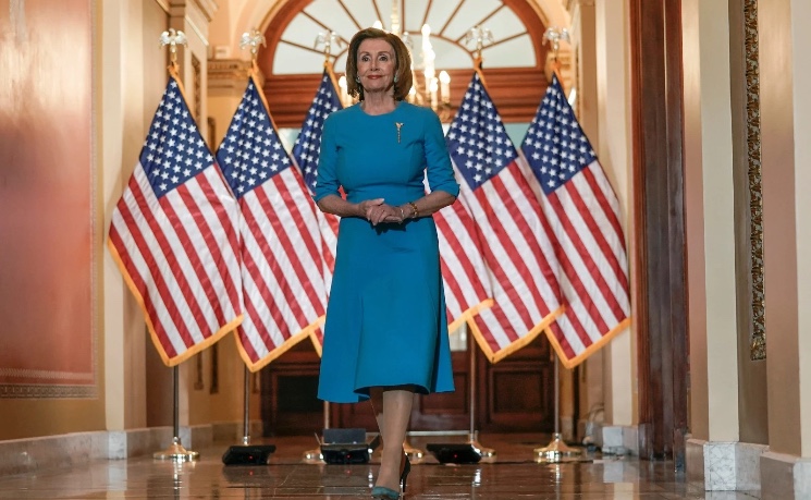 美国众议院前议长南希·佩洛西宣布不再寻求连任 结束其传奇政治生涯
