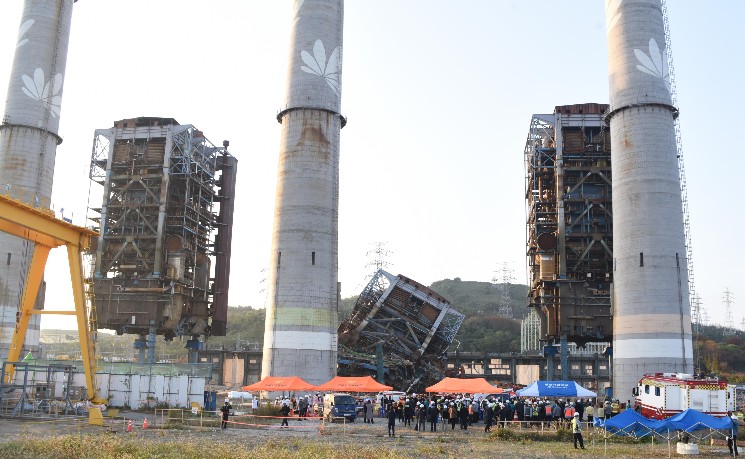 韩国一发电厂锅炉塔倒塌  3人遇难 2人被推定死亡