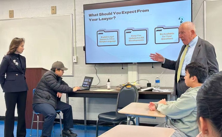 法律不是高冷术语，而是生活中的盔甲——保罗爱理斯律师楼长岛举办讲座