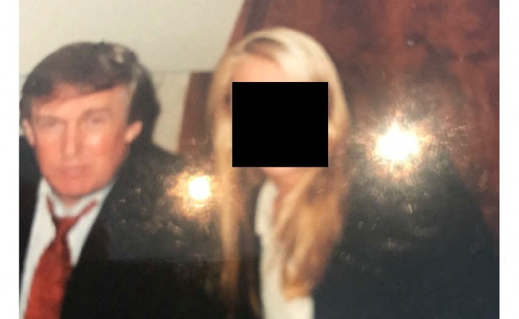 爱波斯坦庄园新照片曝光：特朗普与克林顿现身