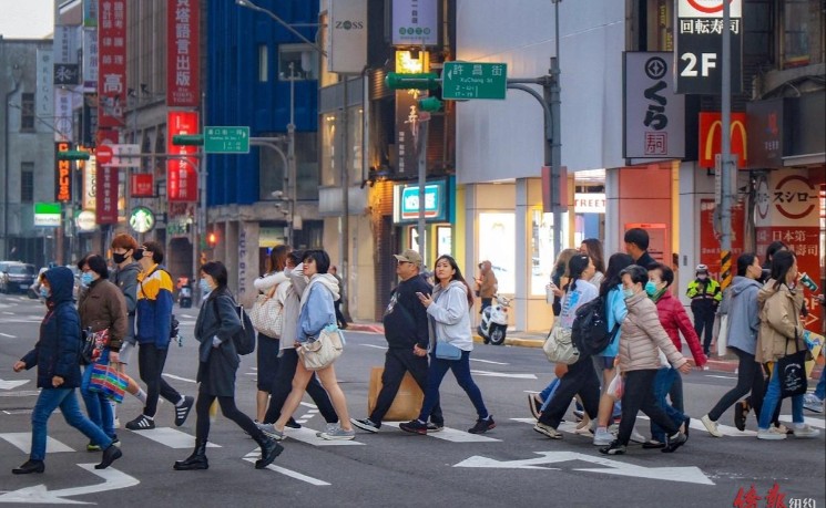 马斯克关注台湾低出生率 示警人口加速崩溃