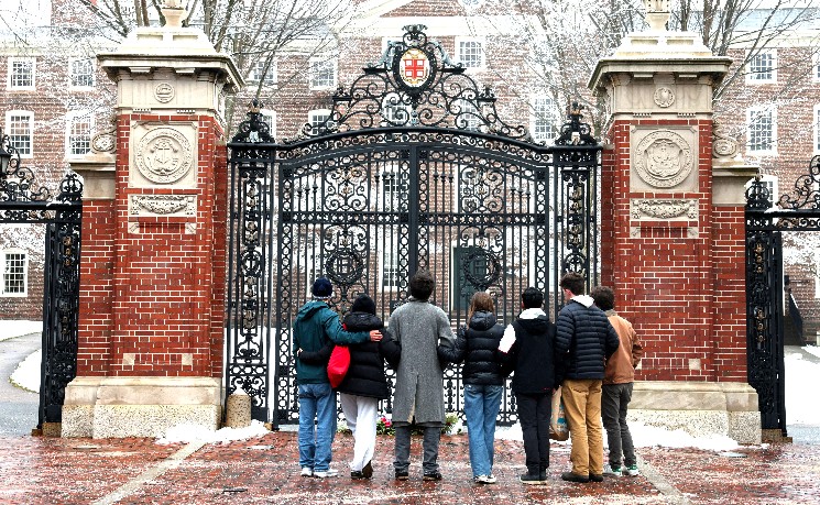 布朗大学枪案真凶依旧在逃