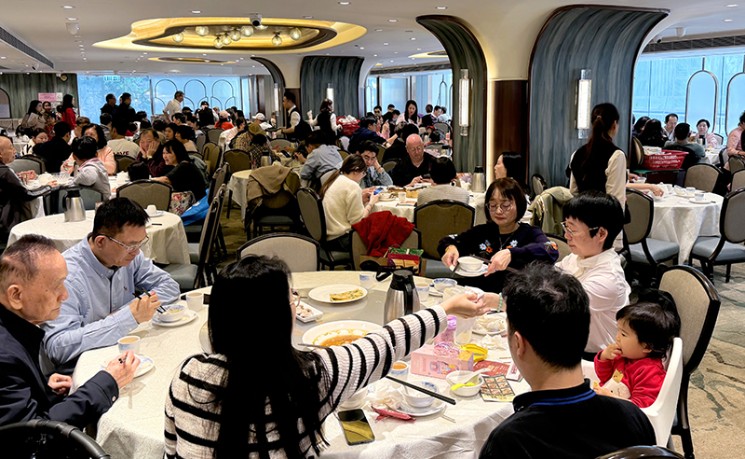 香港&ldquo;开年饭&rdquo;市道旺 食肆推好意头点心吸客