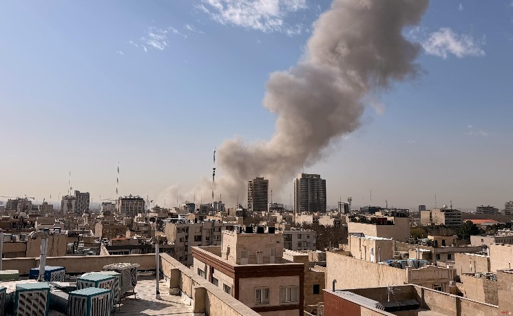 特朗普：对伊朗展开&ldquo;重大作战行动&rdquo;&nbsp; &nbsp;伊朗向以色列发射无人机与导弹