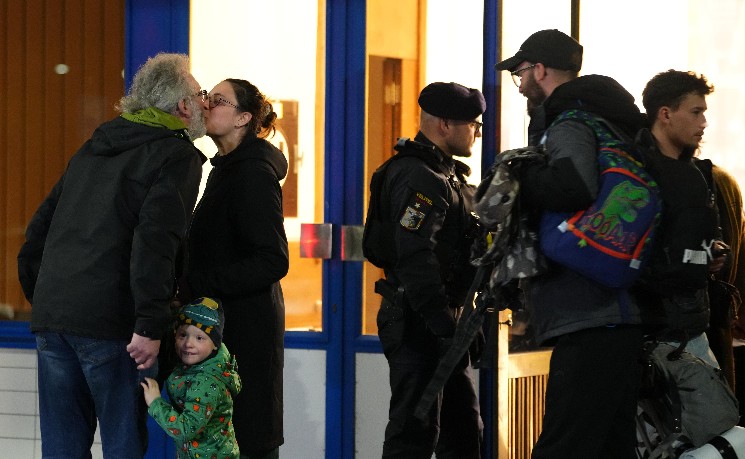 美关闭中东三使馆  撤离驻中东8国使领馆部分人员