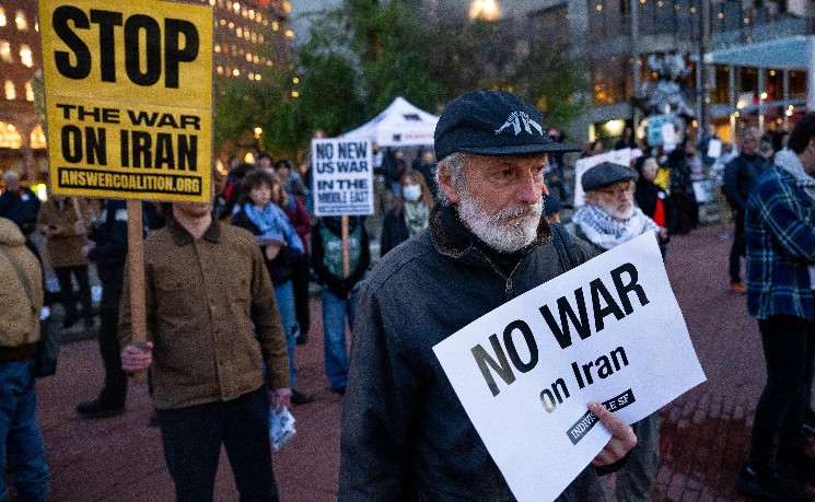 美军被曝开始为对伊朗行动持续至9月做准备