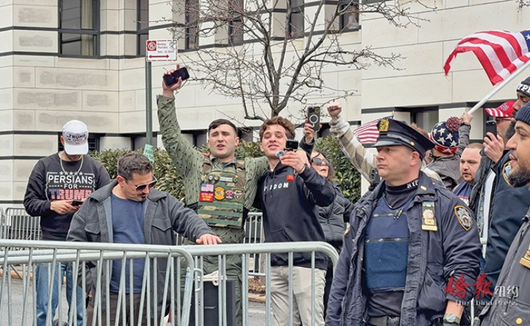 纽约市长官邸外反穆斯林集会爆冲突 6人被捕