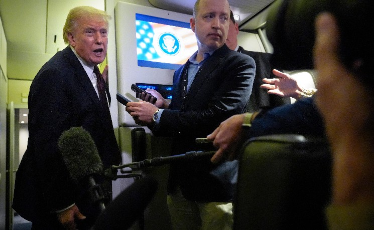 特朗普称可能推迟与习近平会晤