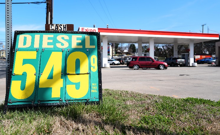 特朗普吁以色列勿再袭伊朗能源设施