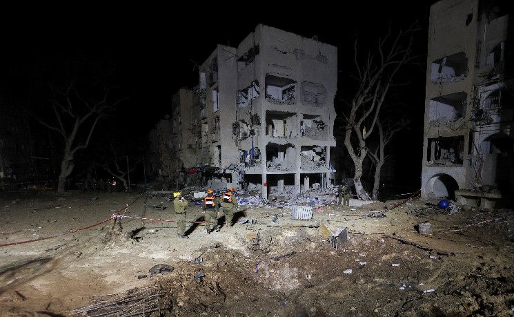 以色列南部两地被导弹击中　超百人受伤