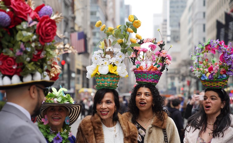 复活节帽子大游行五大道冒雨举行