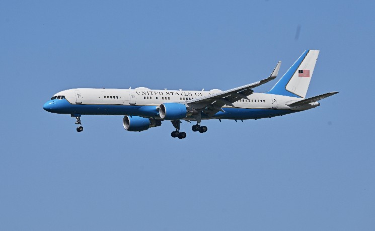 美伊谈判前景未明 两国领导人强硬表态