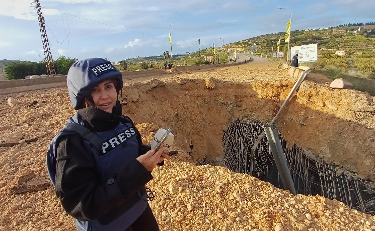 以军空袭黎南部致一名女记者遇难  黎方救护车遭袭