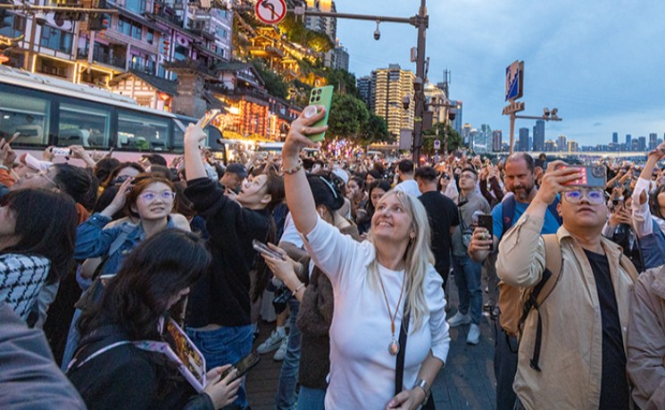 中国今年首季免签入境外国人次同比增近三成