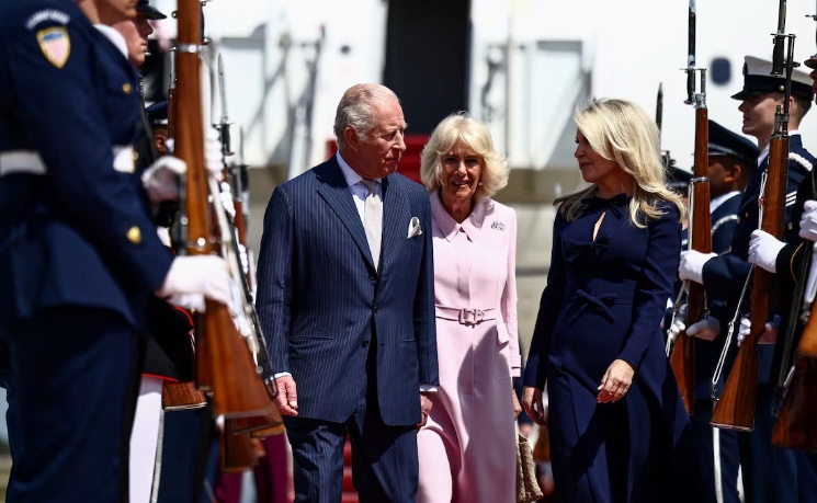 英国国王查尔斯抵达美国访问 行程受伊朗争端和枪击事件阴影笼罩