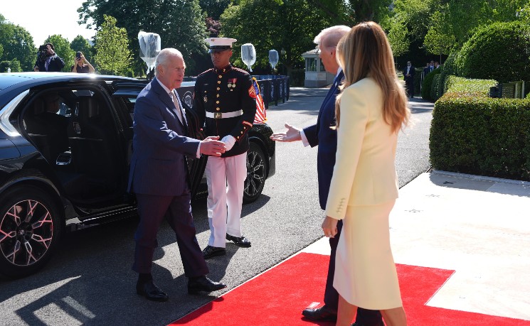 特朗普夫妇在白宫迎接英国国王查尔斯三世与王后卡米拉