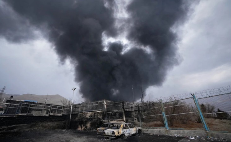 伊朗里亚尔跌至历史新低