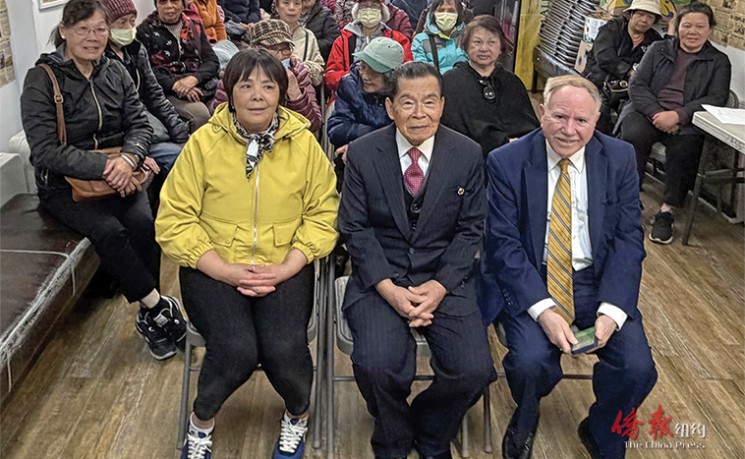 华社服务中心携寇顿办社区会议 介绍86街游民所进展