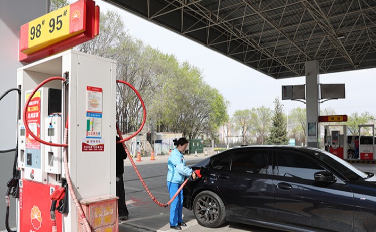 中国成品油价年内第八次上涨