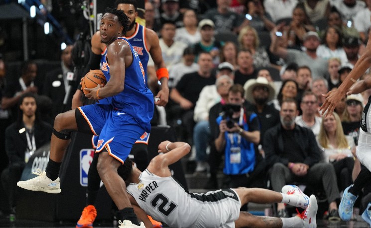 恐怖如斯 NBA总决赛纽约尼克斯客场豪取2连胜