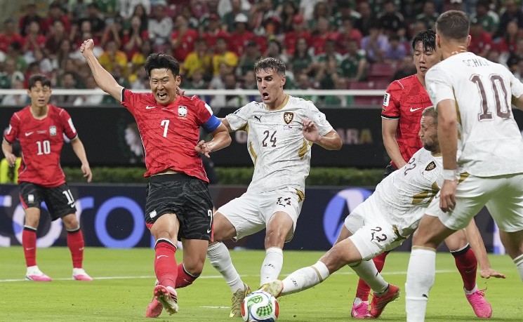 世界杯小组赛韩国队2:1逆转战胜捷克