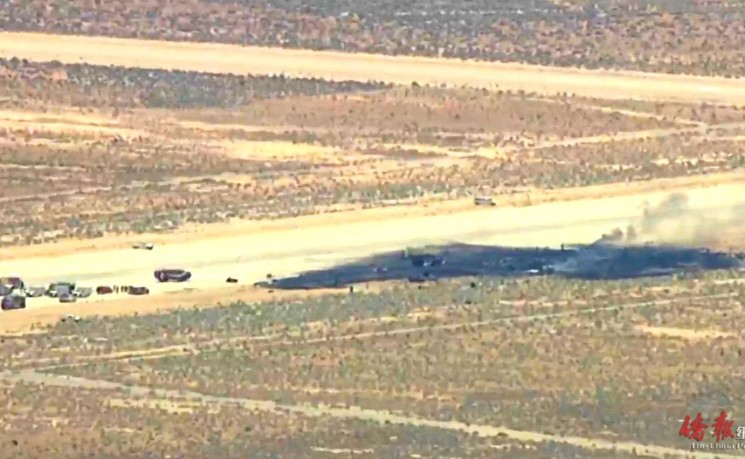 B-52轰炸机加州坠毁 机上八人全部遇难