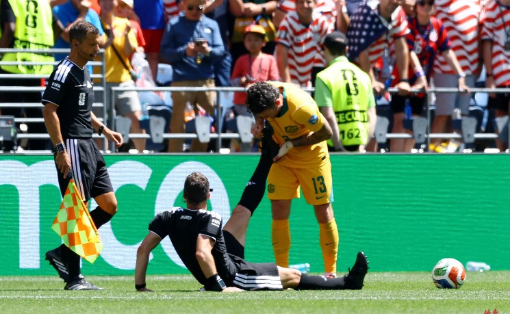 世界杯丨小组赛：美国2-0澳大利亚 小组出线