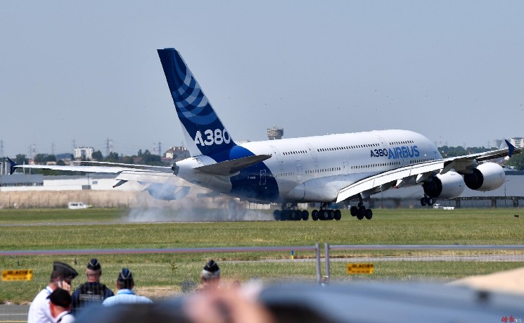 机翼出现裂纹 空客紧急检查16架A380客机
