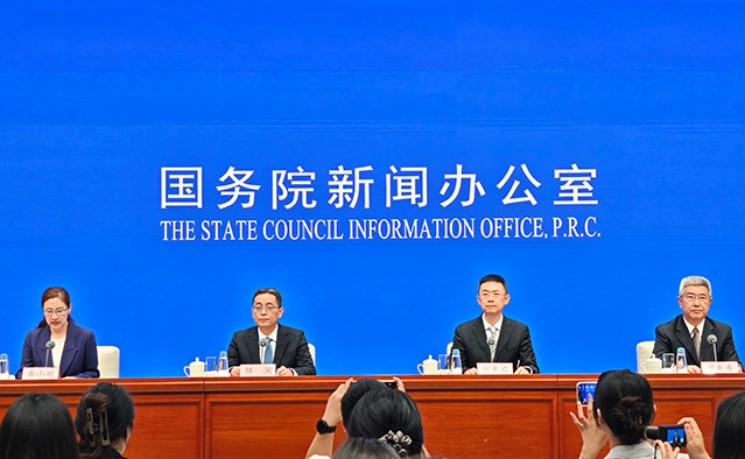 中国央行：人民币汇率预计会继续双向波动