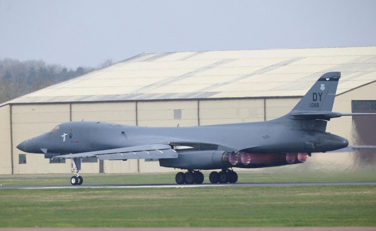 伊朗称英国基地可成为打击目标 英国加强防御戒备