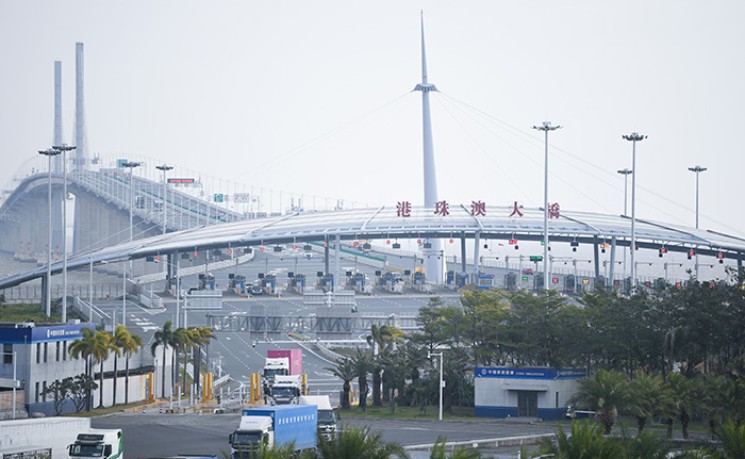 港珠澳桥香港口岸今年12月实现&ldquo;车上无感通关&rdquo;