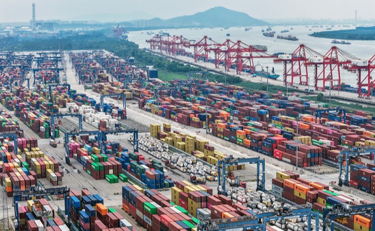 中国今年前8个月外贸增长17.6%  延续快速增长态势