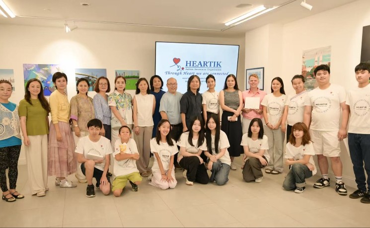 HEARTIK第二届融合艺术展在法拉盛角声艺术中心开幕