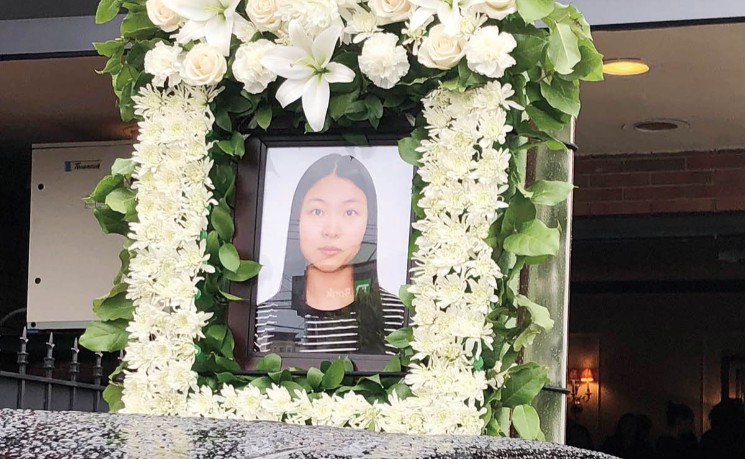 华裔护士遭肇事逃逸车祸身亡 家属来美送别