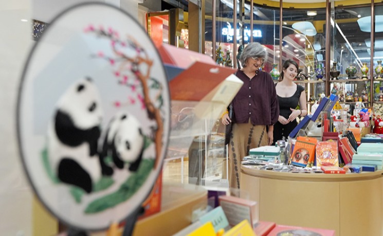&ldquo;China Haul&rdquo; 走红 外国游客走进中国日常