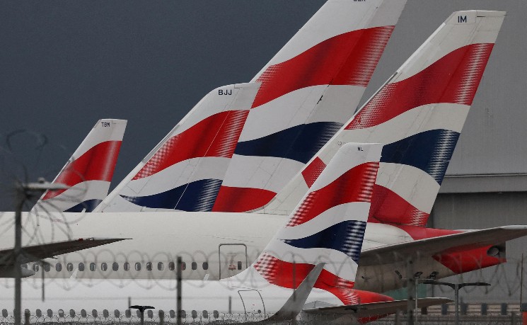 7分钟内急降2.8万英尺 英航赴美客机紧急返航