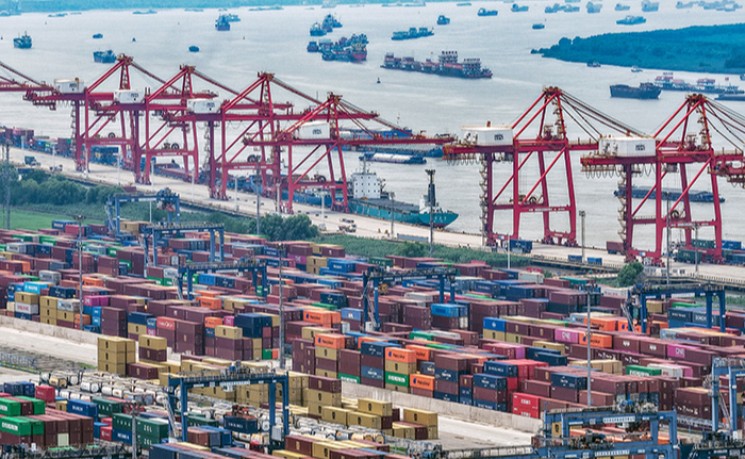 今年前三季度中国外贸增势强劲 同比增长18.8%